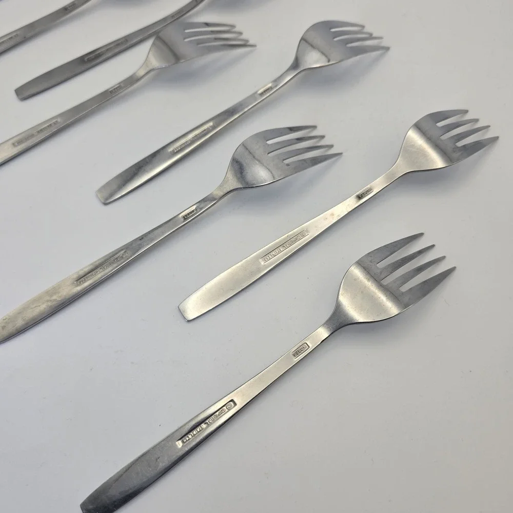 Young‎ Rose Imperial Intl Stainless Salad Forks Set of 8 Flatware 6.5